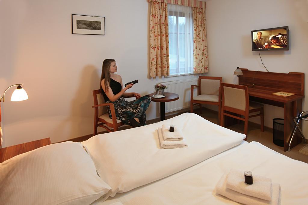 Hostinec U Hubalku Kostelec nad Orlici Ruang foto